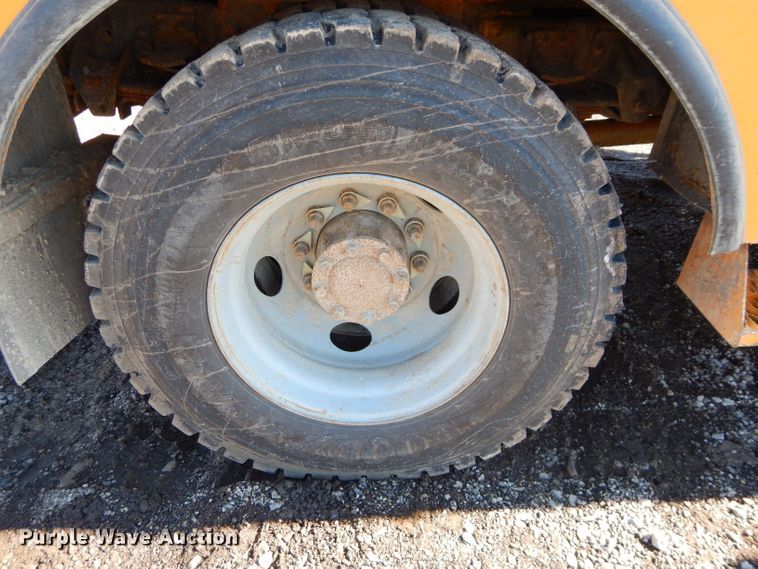 image for item DH4345 2007 Chevrolet C8500 bucket truck