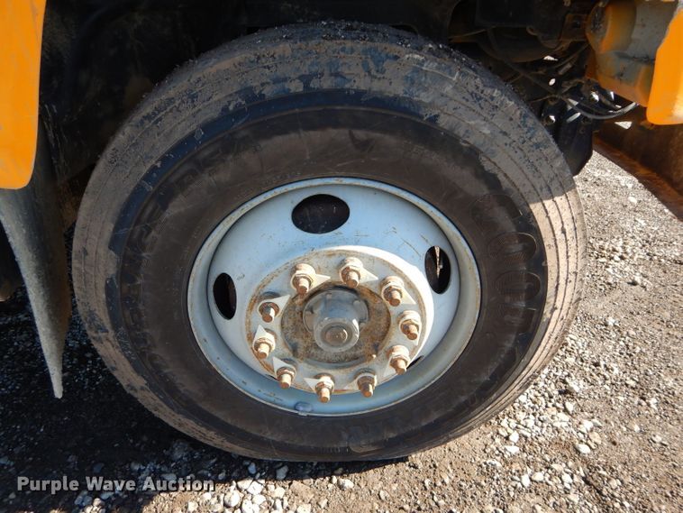 image for item DH4345 2007 Chevrolet C8500 bucket truck