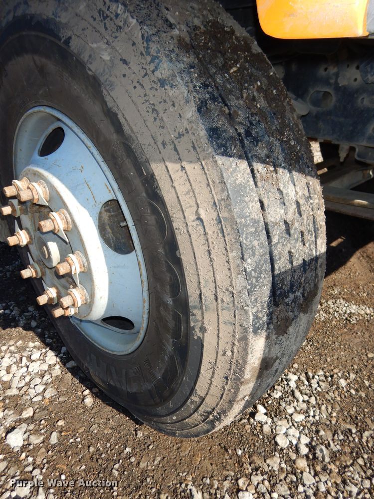 image for item DH4345 2007 Chevrolet C8500 bucket truck