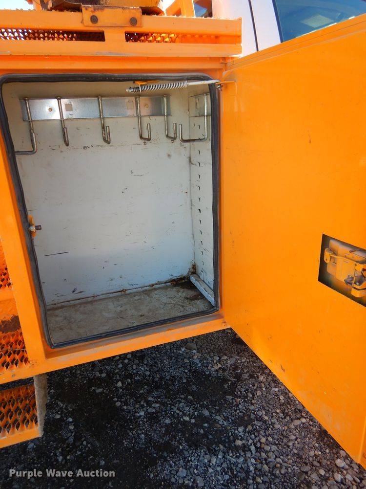 image for item DH4346 2013 Ford F550 Super Duty bucket truck