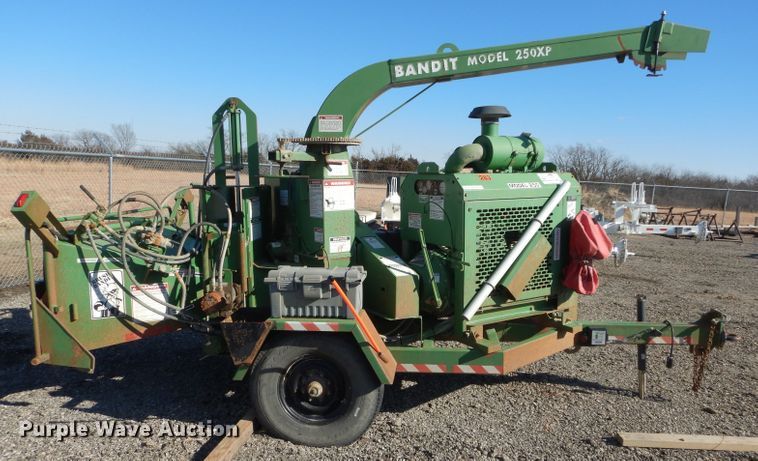 image for item DH4347 1998 Brush Bandit 250XP wood chipper