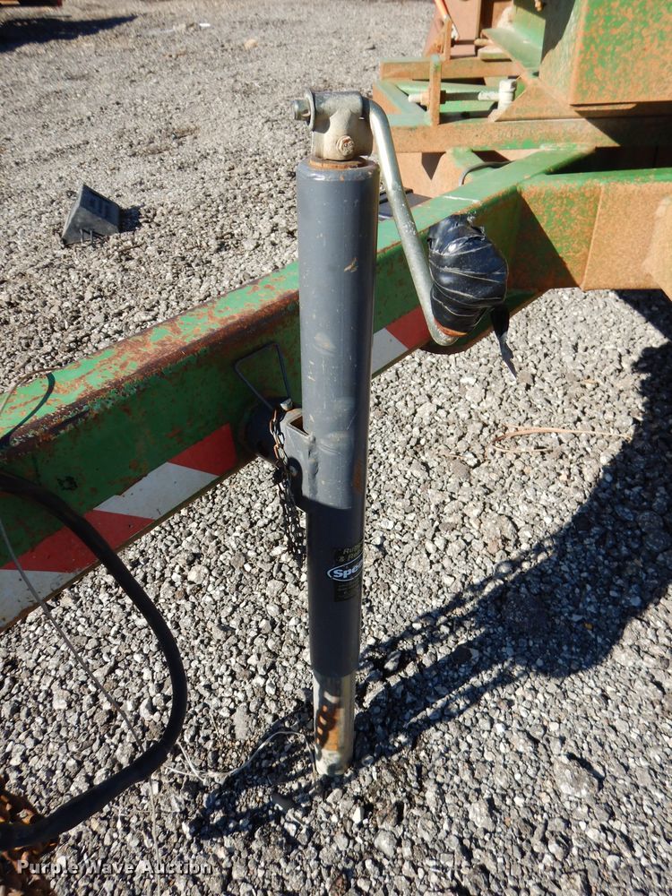 image for item DH4347 1998 Brush Bandit 250XP wood chipper