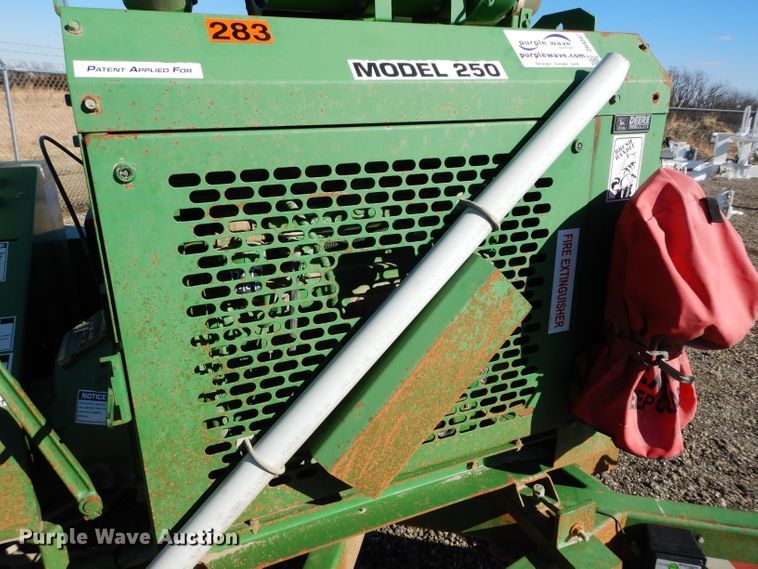 image for item DH4347 1998 Brush Bandit 250XP wood chipper