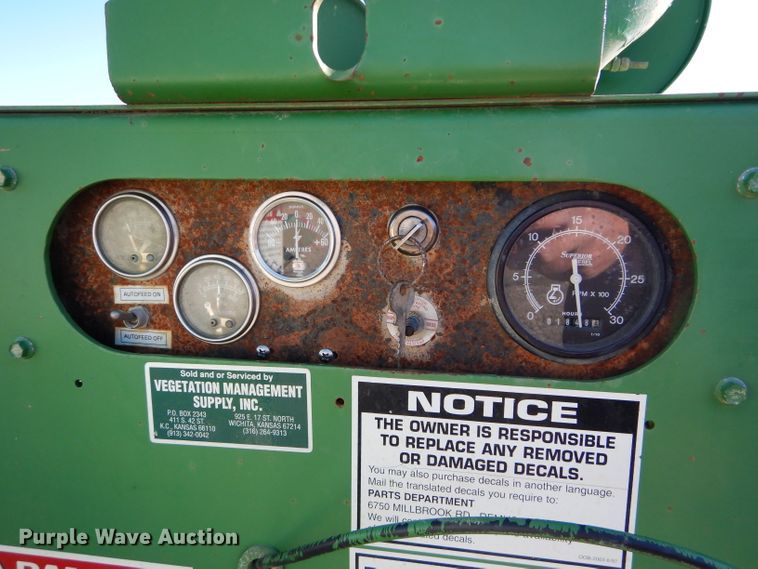 image for item DH4347 1998 Brush Bandit 250XP wood chipper