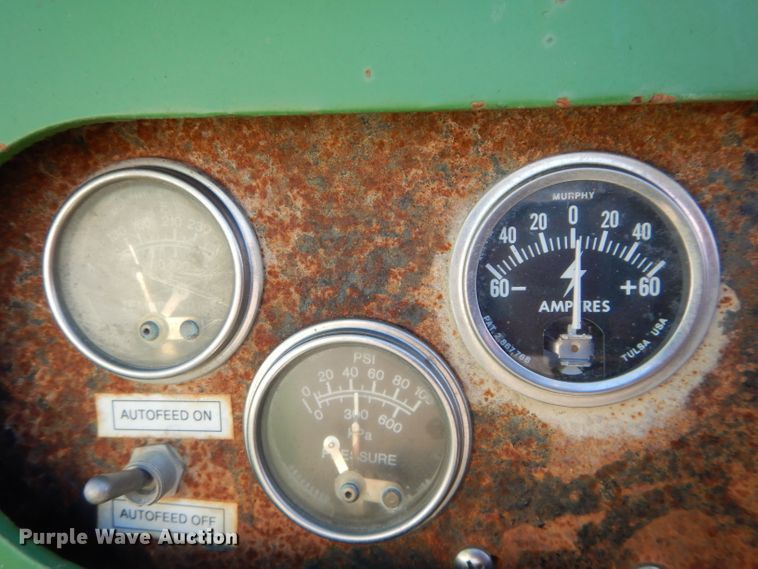 image for item DH4347 1998 Brush Bandit 250XP wood chipper