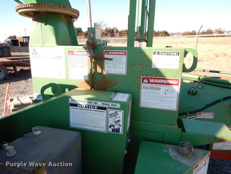 image for item DH4347 1998 Brush Bandit 250XP wood chipper