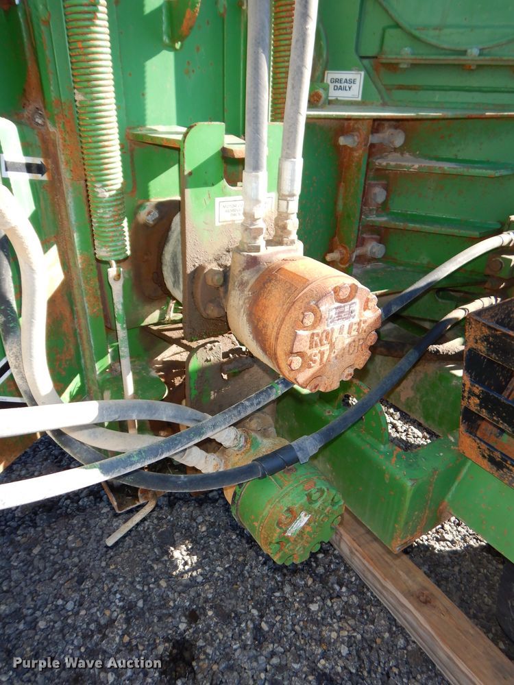 image for item DH4347 1998 Brush Bandit 250XP wood chipper