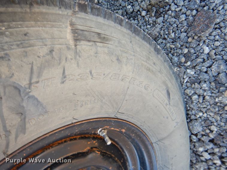 image for item DH4347 1998 Brush Bandit 250XP wood chipper