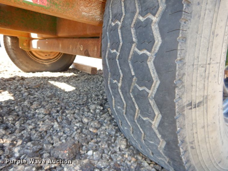 image for item DH4347 1998 Brush Bandit 250XP wood chipper