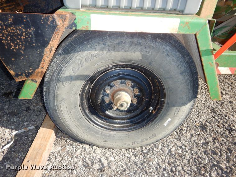 image for item DH4347 1998 Brush Bandit 250XP wood chipper