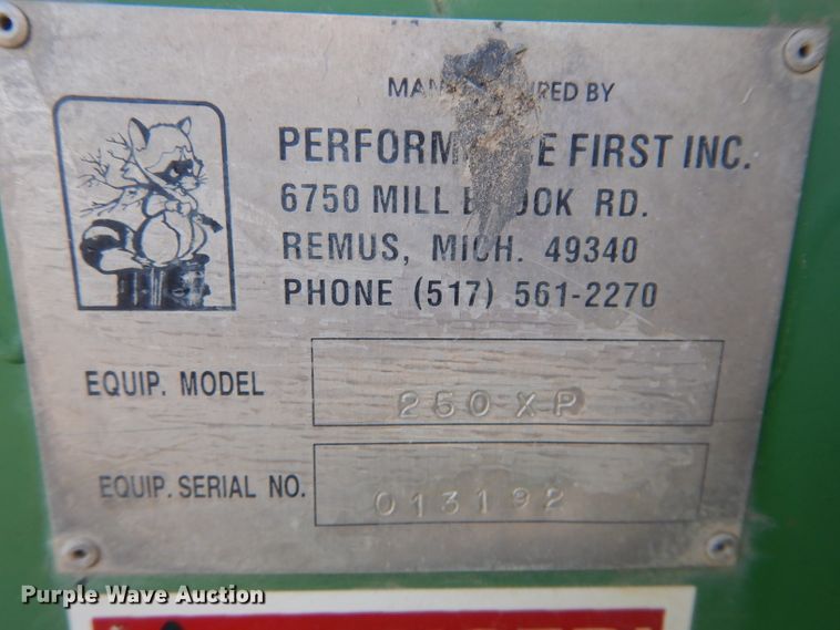 image for item DH4347 1998 Brush Bandit 250XP wood chipper