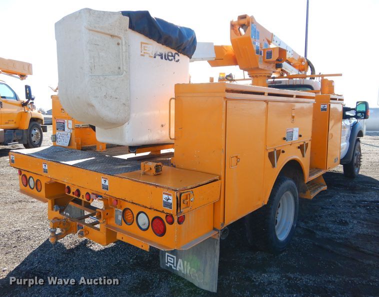 image for item DH4348 2013 Ford F550 Super Duty bucket truck