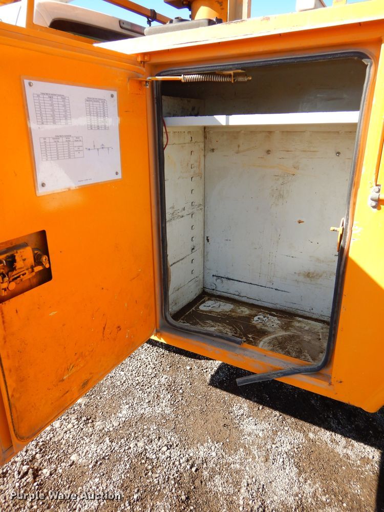 image for item DH4348 2013 Ford F550 Super Duty bucket truck