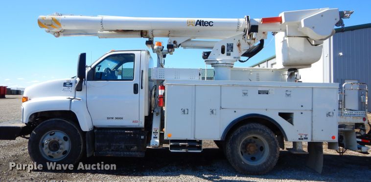 image for item DH4349 2006 Chevrolet C7500 bucket truck