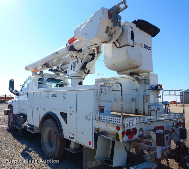 image for item DH4349 2006 Chevrolet C7500 bucket truck