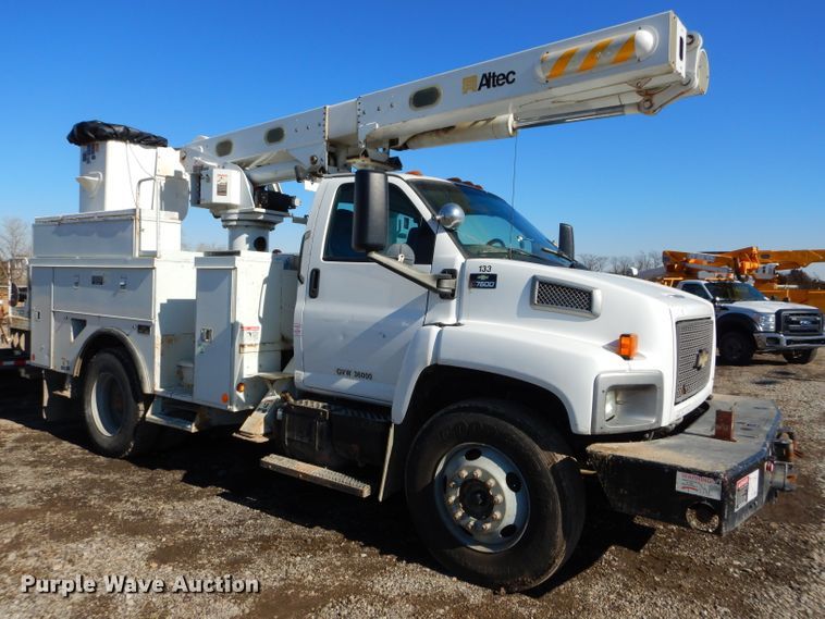 image for item DH4349 2006 Chevrolet C7500 bucket truck