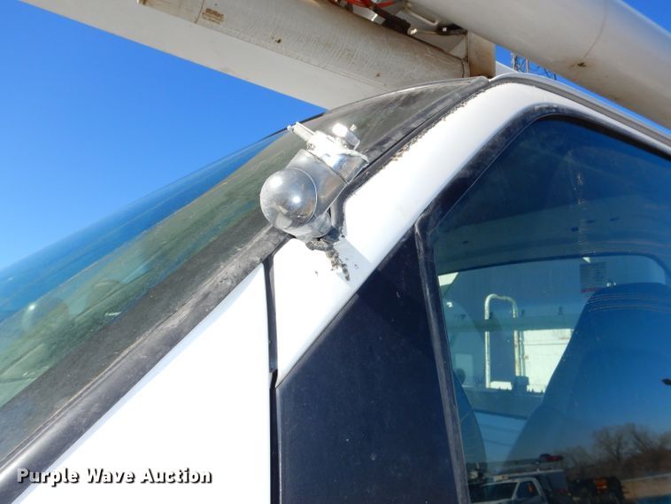 image for item DH4349 2006 Chevrolet C7500 bucket truck