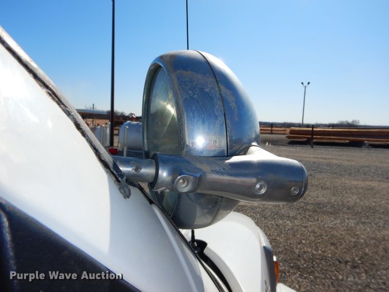 image for item DH4349 2006 Chevrolet C7500 bucket truck