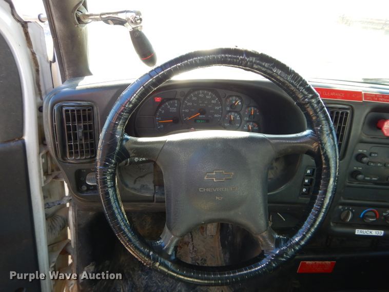 image for item DH4349 2006 Chevrolet C7500 bucket truck