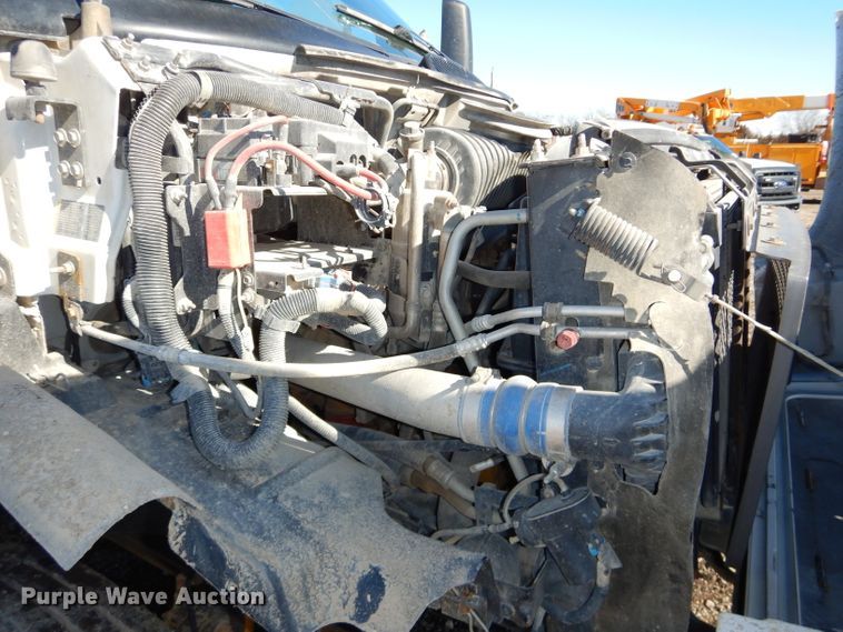 image for item DH4349 2006 Chevrolet C7500 bucket truck