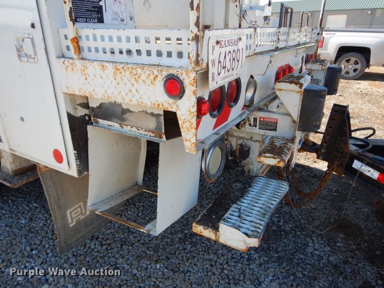 image for item DH4349 2006 Chevrolet C7500 bucket truck