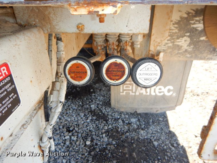 image for item DH4349 2006 Chevrolet C7500 bucket truck