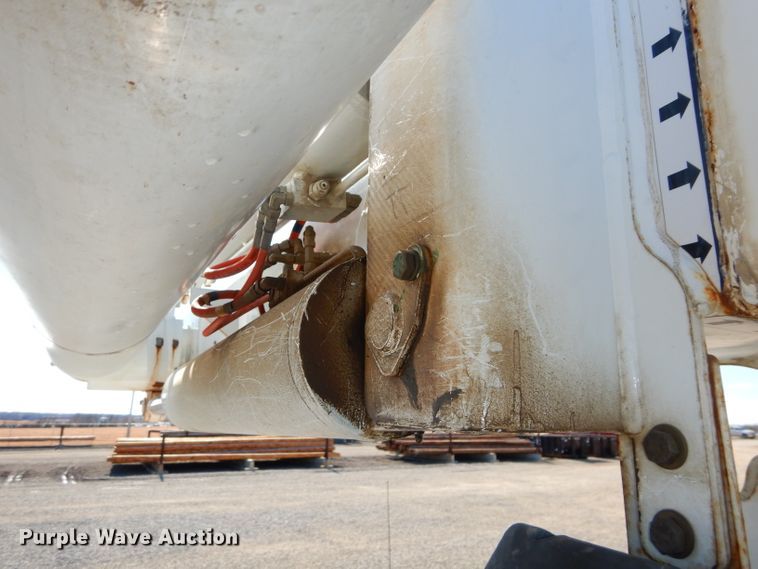 image for item DH4349 2006 Chevrolet C7500 bucket truck