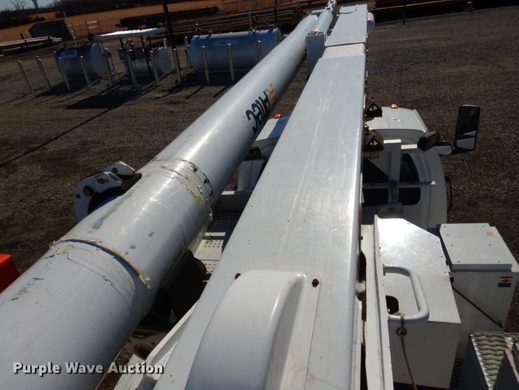 image for item DH4349 2006 Chevrolet C7500 bucket truck