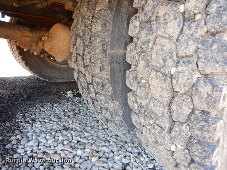 image for item DH4349 2006 Chevrolet C7500 bucket truck