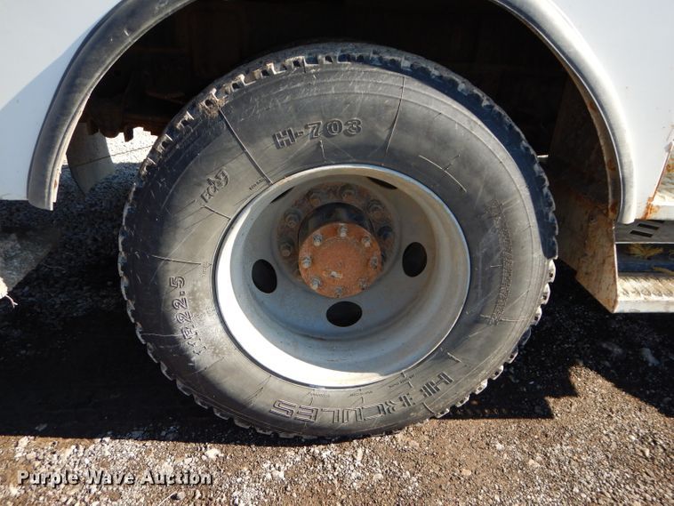 image for item DH4349 2006 Chevrolet C7500 bucket truck