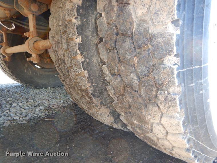 image for item DH4349 2006 Chevrolet C7500 bucket truck