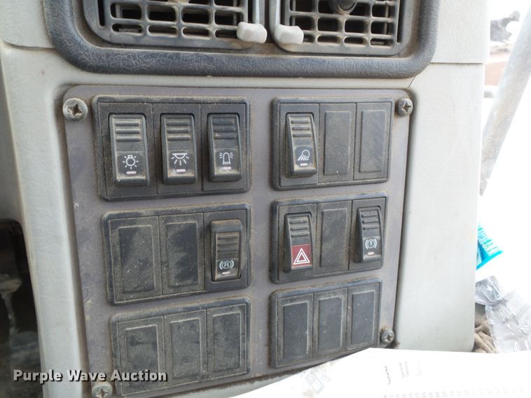 image for item DH7838 2002 Moxy MT31 articulated haul truck