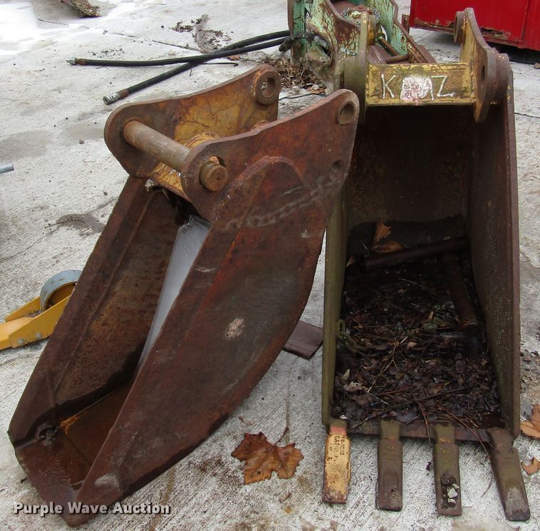 image for item DH8399 (2) backhoe buckets