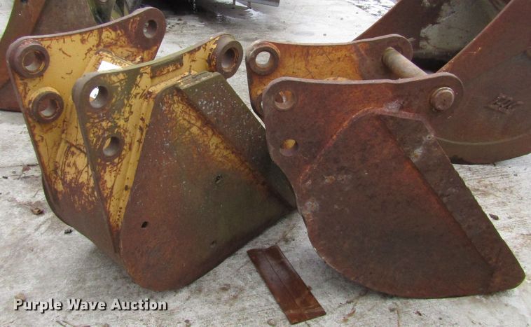 image for item DH8399 (2) backhoe buckets