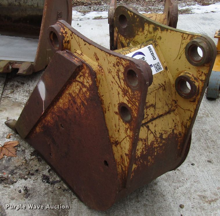 image for item DH8399 (2) backhoe buckets