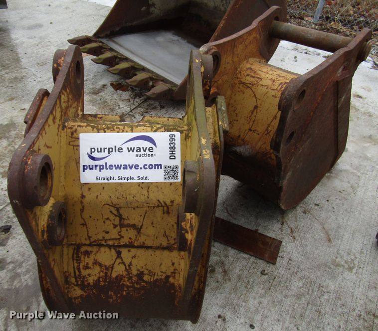 image for item DH8399 (2) backhoe buckets