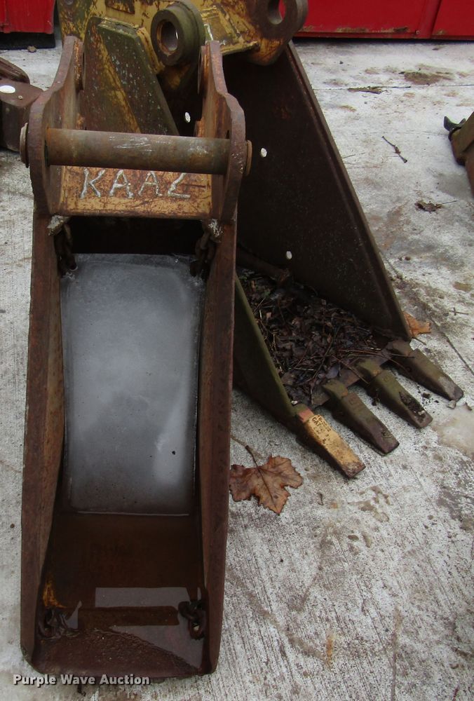 image for item DH8399 (2) backhoe buckets