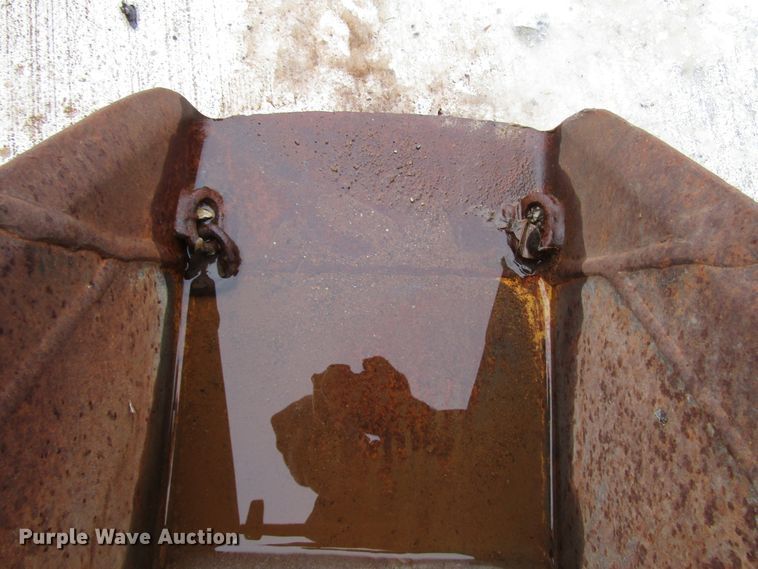 image for item DH8399 (2) backhoe buckets