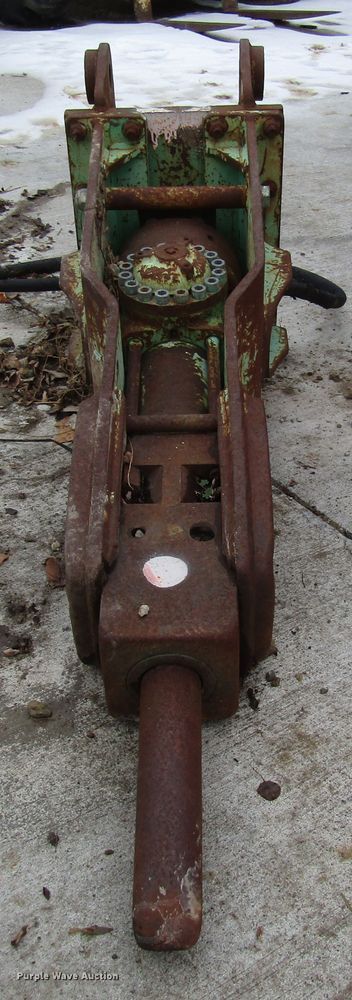 image for item DH8400 Backhoe breaker