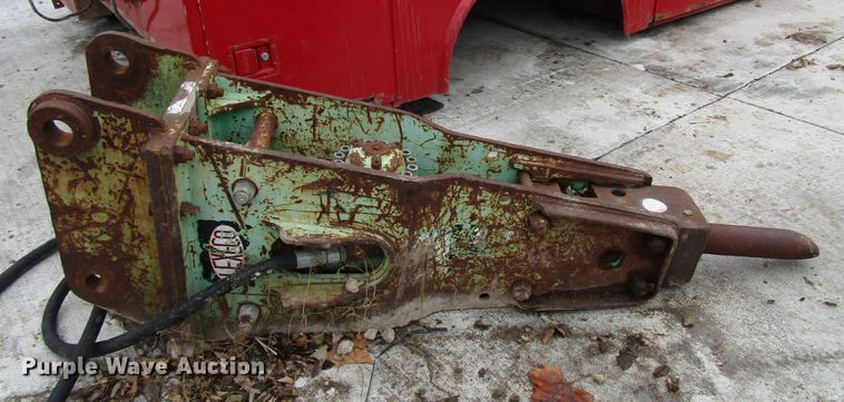 image for item DH8400 Backhoe breaker