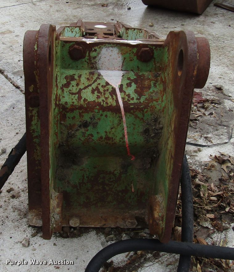 image for item DH8400 Backhoe breaker