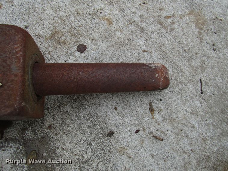 image for item DH8400 Backhoe breaker