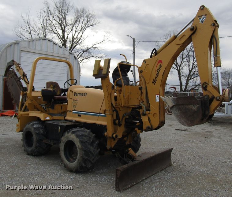 image for item DH8435 2002 Vermeer RT850 trencher