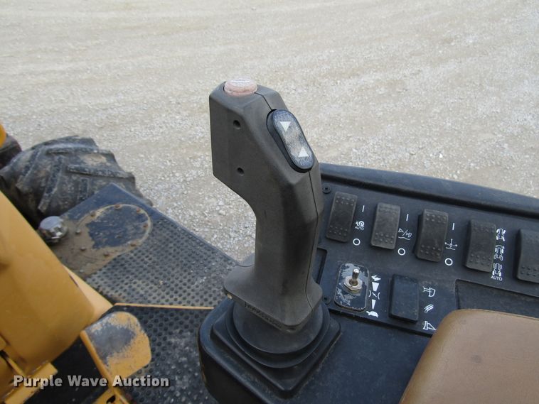 image for item DH8435 2002 Vermeer RT850 trencher