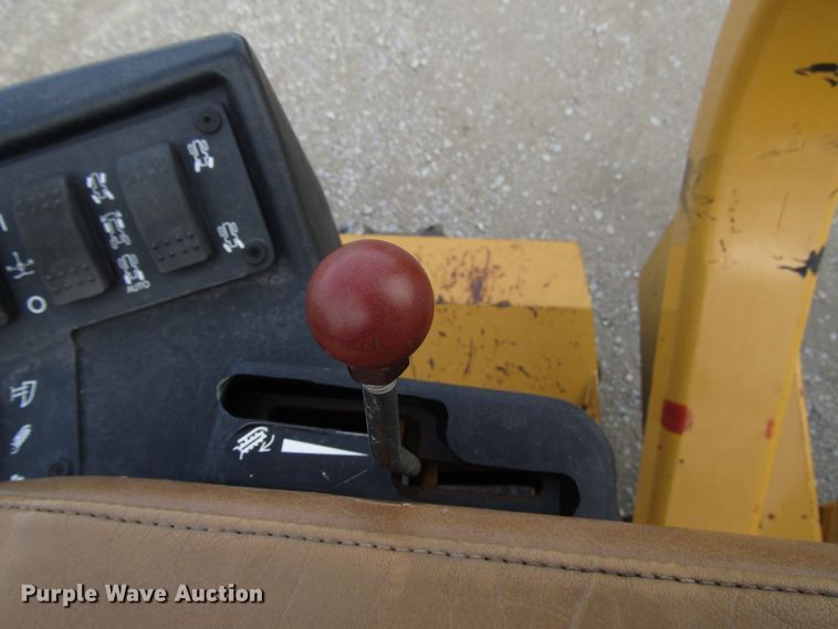 image for item DH8435 2002 Vermeer RT850 trencher