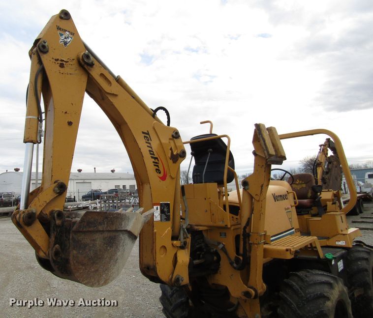 image for item DH8435 2002 Vermeer RT850 trencher