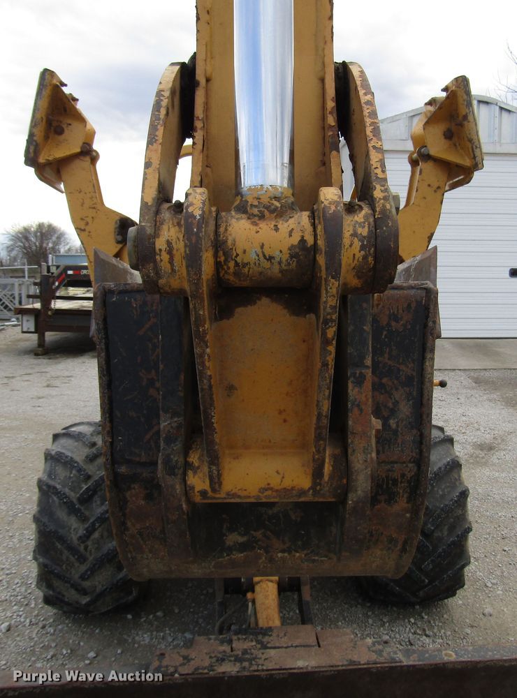 image for item DH8435 2002 Vermeer RT850 trencher