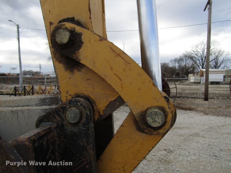 image for item DH8435 2002 Vermeer RT850 trencher