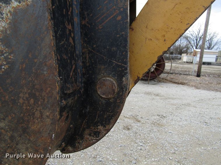 image for item DH8435 2002 Vermeer RT850 trencher