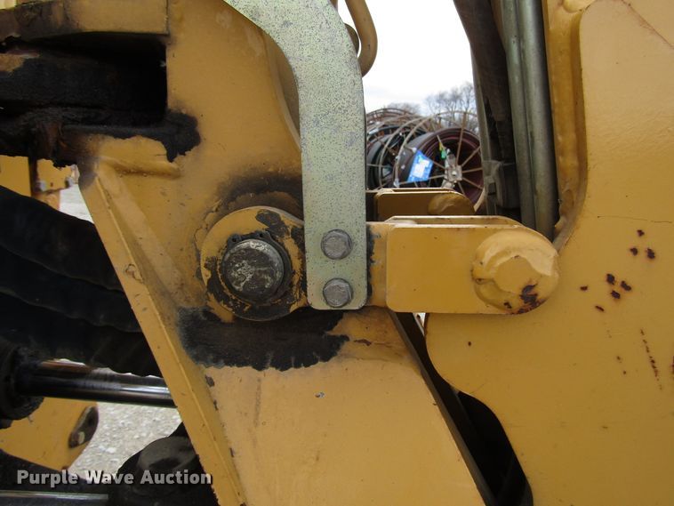 image for item DH8435 2002 Vermeer RT850 trencher